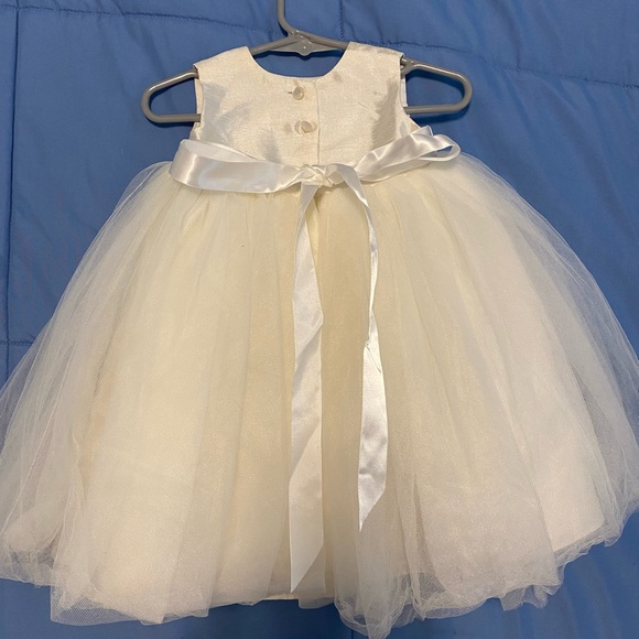 flower girl dress with tulle and ribbon waist - Picture 4 of 5